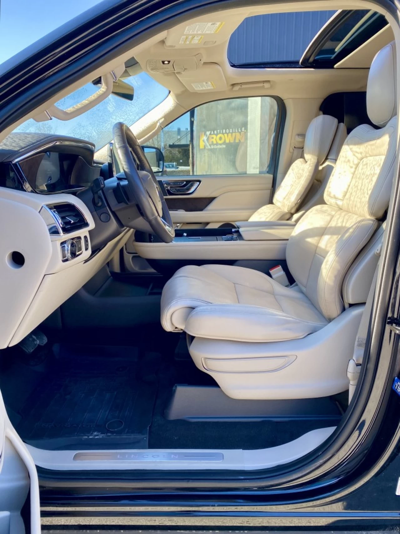 2021 LINCOLN NAVIGATOR EDITION RESERVE + MAGS 22'' + 7 PASSAGERS + TOUTE ÉQUIPÉE  Image principale