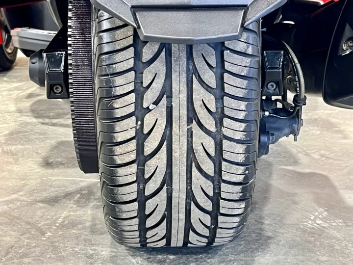 2013 BRP CAN-AM SPYDER RT-S SE-5 (SEMI-AUTOMATIQUE) + SEULEMENT 36719 KM 