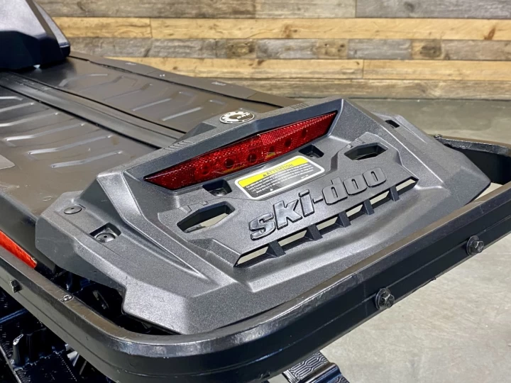 2021 BRP SKI-DOO SUMMIT X 850 E-TEC ENSEMBLE EXPERT 165'' + REV GEN4 + 4946 KM 