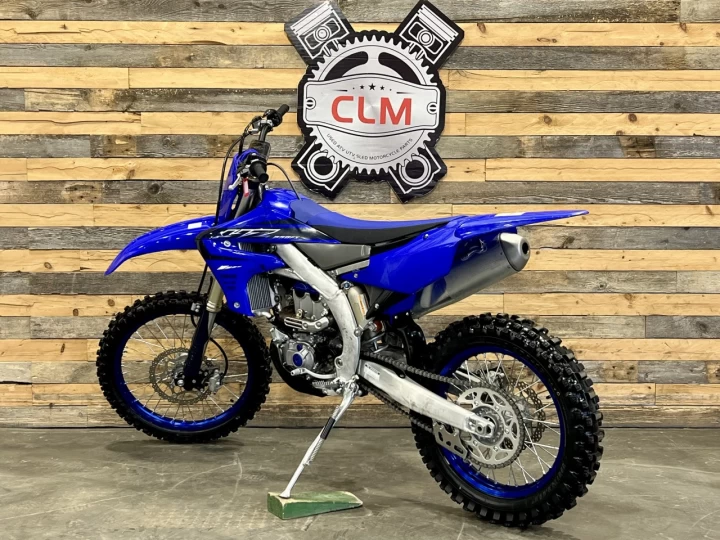 2023 YAMAHA YZ 250 FX EFI + SEULEMENT 8 HR D'UTILISATION + MODELE RARE ENDURO - CROSS 