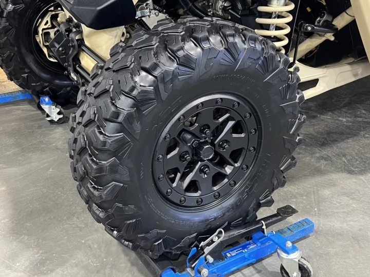 2023 BRP CAN-AM MAVERICK MAX X3 X-DS TURBO RR 200 H.P + D.P.S + 4X4 + FOX + 4 PASSAGERS 