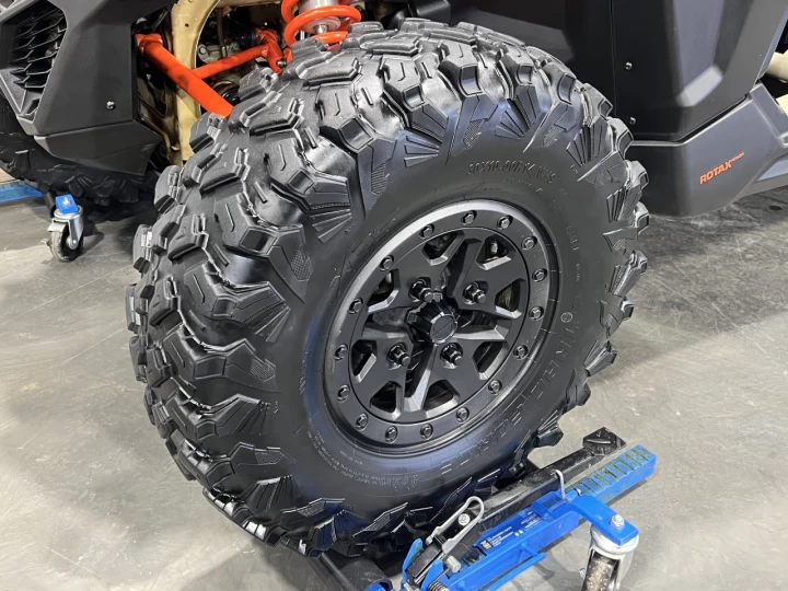 2023 BRP CAN-AM MAVERICK MAX X3 X-DS TURBO RR 200 H.P + D.P.S + 4X4 + FOX + 4 PASSAGERS 