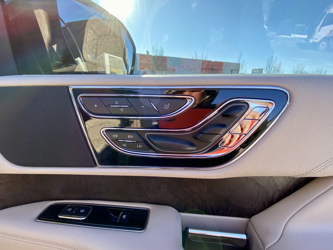 2021 LINCOLN NAVIGATOR EDITION RESERVE + MAGS 22'' + 7 PASSAGERS + TOUTE ÉQUIPÉE  Image principale