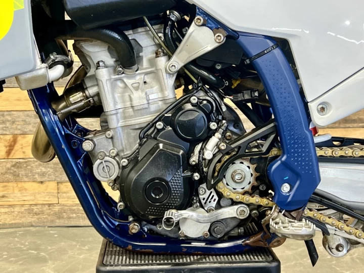 2023 HUSQVARNA FC 250 EFI + MX-MOTOCROSS + 4 TEMPS + 100 HR + CONDITION A1 