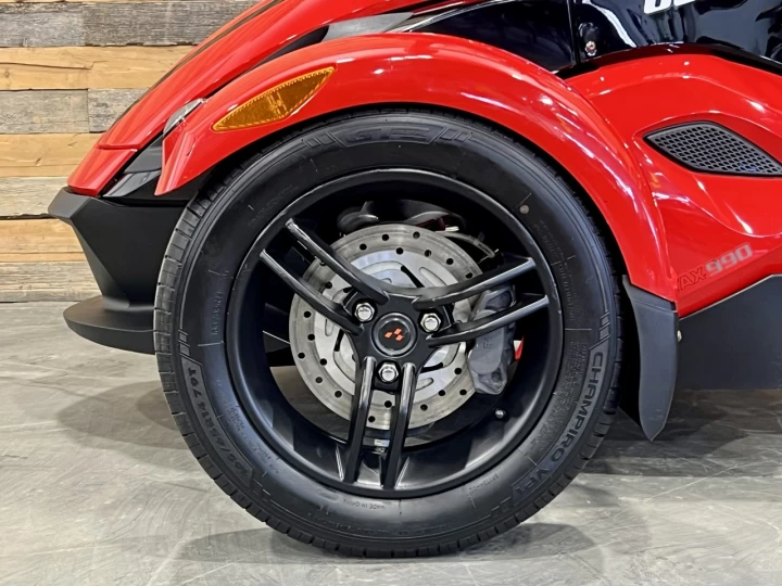 2010 BRP CAN-AM SPYDER RS ROADSTER SM-5 (MANUELLE A CLUTCH) + SEULEMENT 32285 KM 