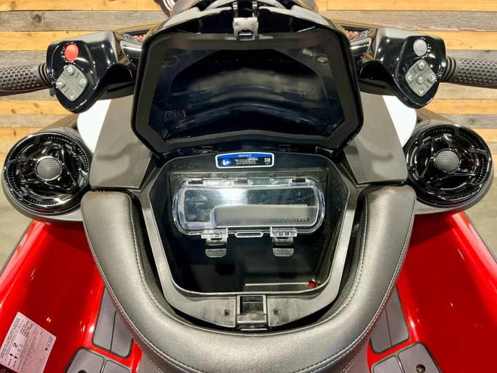 2024 BRP SEA-DOO RXP-X 325 HP + IBR + VTS + AUDIO PREMIUM + ENSEMBKE TECHNOLOGIE + 0 HR + MODELE & COULEUR RARE 