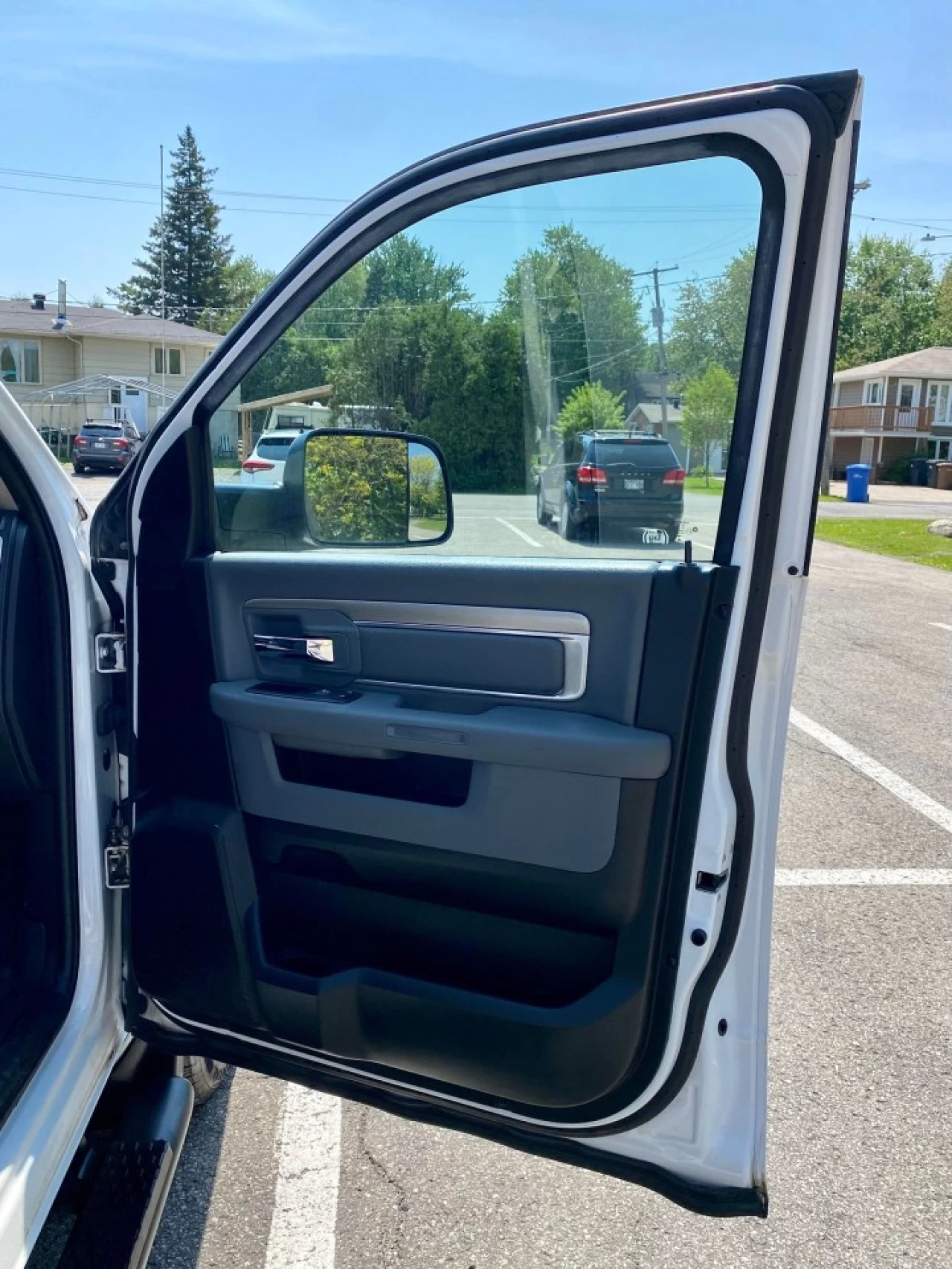 2016 DODGE RAM OUTDOORSMAN CREW CAB ECODIESEL 4X4 / 182043 KM  Image principale