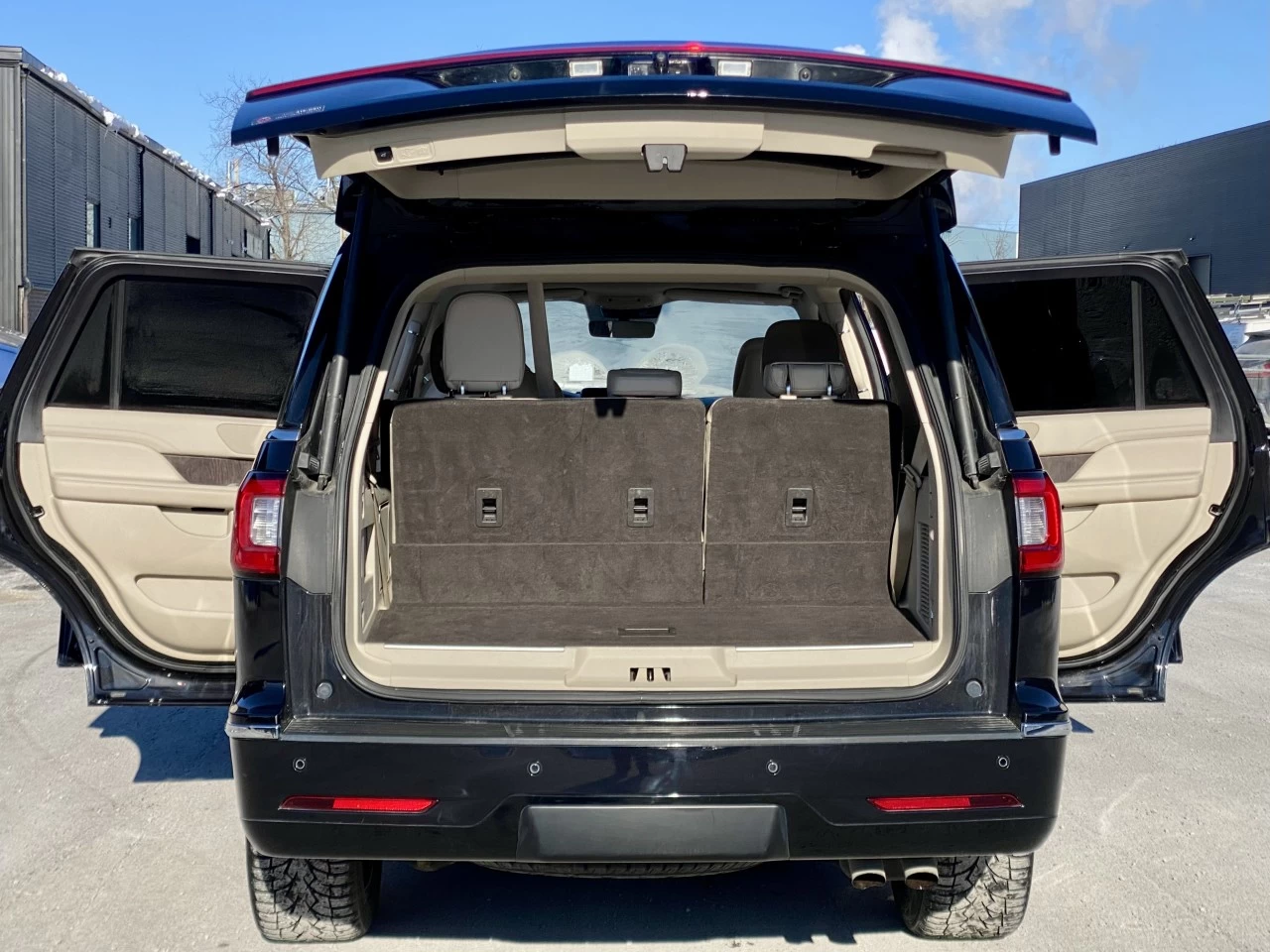 2021 LINCOLN NAVIGATOR EDITION RESERVE + MAGS 22'' + 7 PASSAGERS + TOUTE ÉQUIPÉE  Image principale