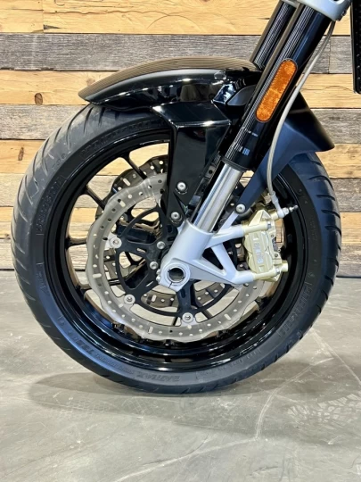 2013 APRILIA SHIVER 750 EFI + SEULEMENT 39486 KM + CONDITION IMPECCABLE 
