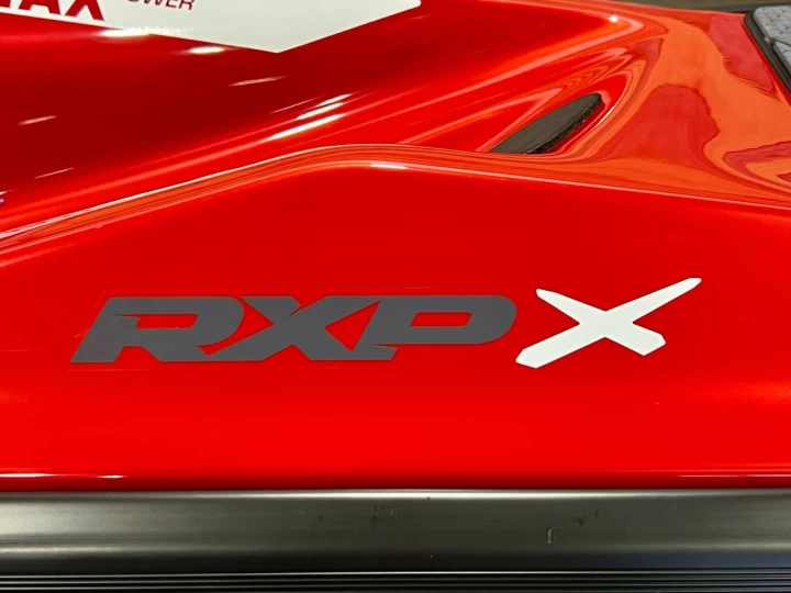 2024 BRP SEA-DOO RXP-X 325 HP + IBR + VTS + AUDIO PREMIUM + ENSEMBKE TECHNOLOGIE + 0 HR + MODELE & COULEUR RARE 