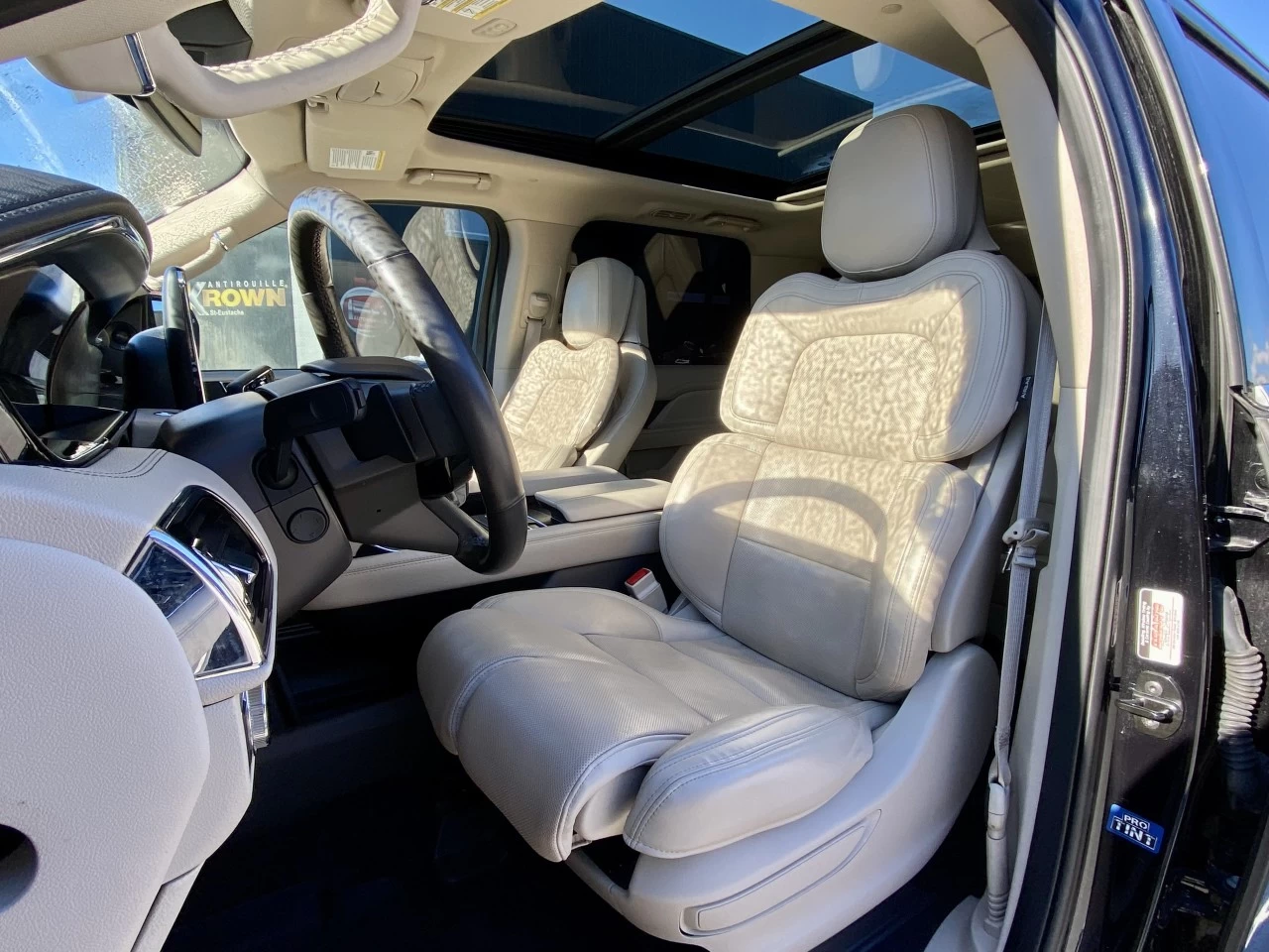 2021 LINCOLN NAVIGATOR EDITION RESERVE + MAGS 22'' + 7 PASSAGERS + TOUTE ÉQUIPÉE  Image principale