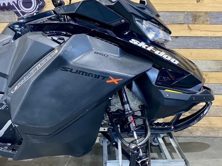 2021 BRP SKI-DOO SUMMIT X 850 E-TEC ENSEMBLE EXPERT 165'' + REV GEN4 + 4946 KM 