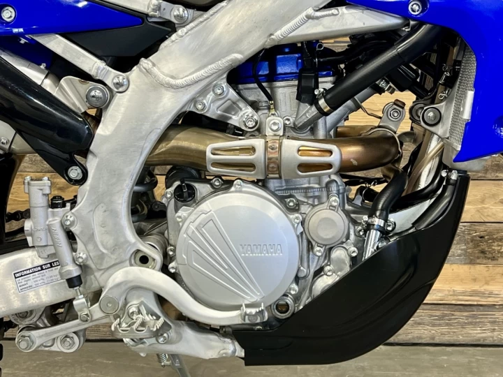 2023 YAMAHA YZ 250 FX EFI + SEULEMENT 8 HR D'UTILISATION + MODELE RARE ENDURO - CROSS 