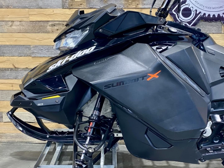 2021 BRP SKI-DOO SUMMIT X 850 E-TEC ENSEMBLE EXPERT 165'' + REV GEN4 + 4946 KM 