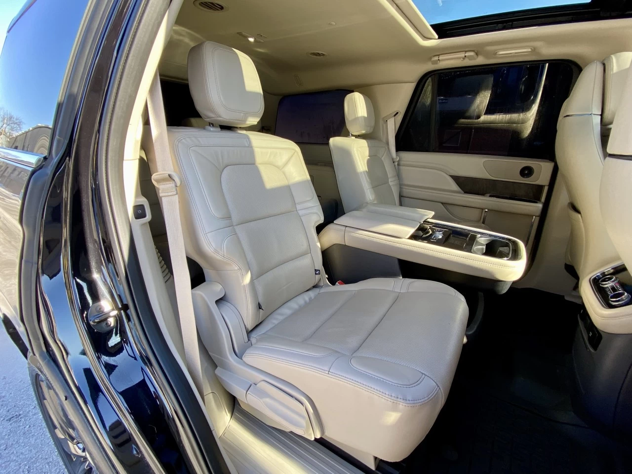 2021 LINCOLN NAVIGATOR EDITION RESERVE + MAGS 22'' + 7 PASSAGERS + TOUTE ÉQUIPÉE  Image principale