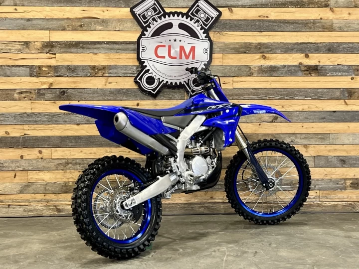 2023 YAMAHA YZ 250 FX EFI + SEULEMENT 8 HR D'UTILISATION + MODELE RARE ENDURO - CROSS 