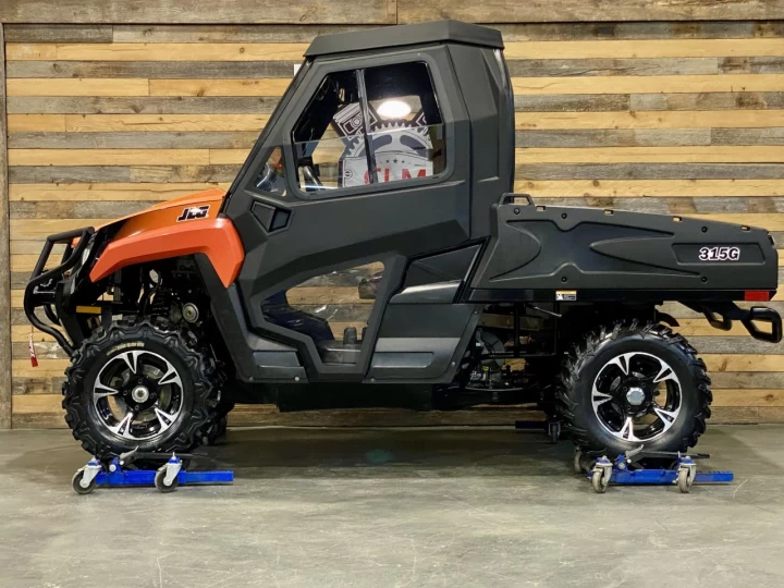 2018 JLG / 315G 700 EFI + EPS + 4X4 + CABINE FERMÉ + CHAUFFAGE + WIPER / A1 