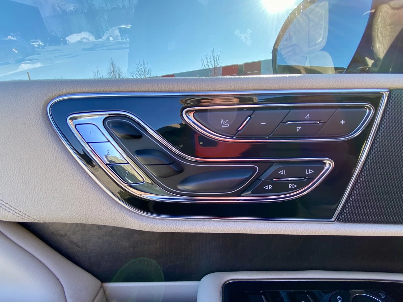 2021 LINCOLN NAVIGATOR EDITION RESERVE + MAGS 22'' + 7 PASSAGERS + TOUTE ÉQUIPÉE  Image principale