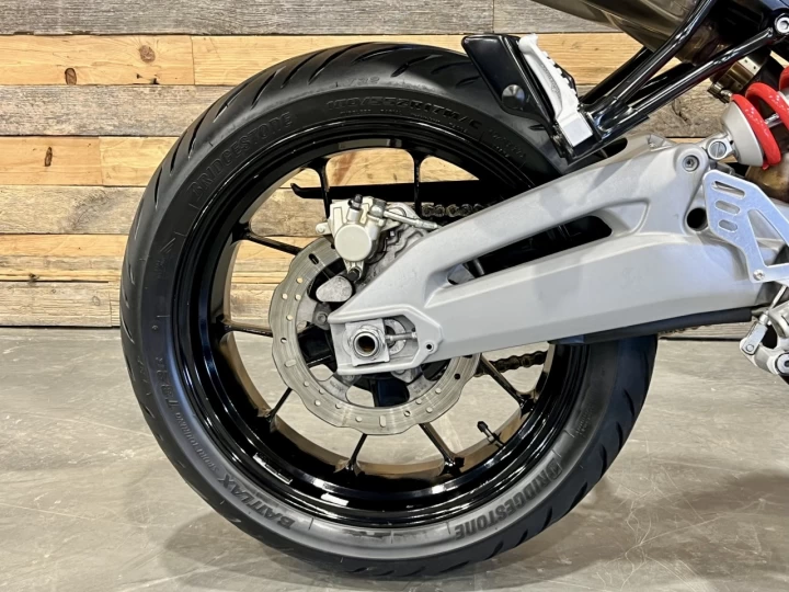2013 APRILIA SHIVER 750 EFI + SEULEMENT 39486 KM + CONDITION IMPECCABLE 