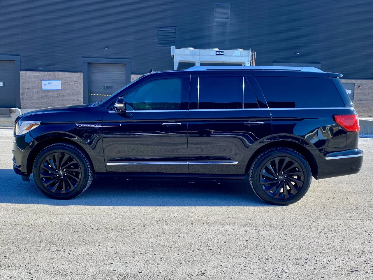 2021 LINCOLN NAVIGATOR EDITION RESERVE + MAGS 22'' + 7 PASSAGERS + TOUTE ÉQUIPÉE  Image principale