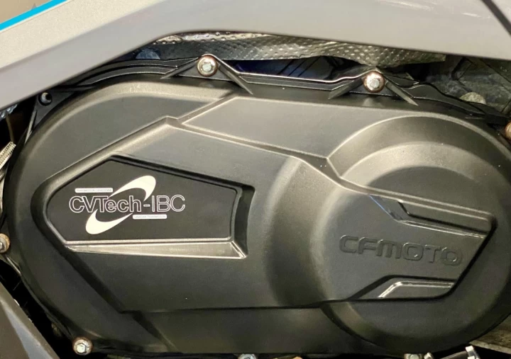 2021 CF MOTO C-FORCE 800 XC TOURING 4X4 EPS / 2374 KM / GARANTIE CF MOTO 