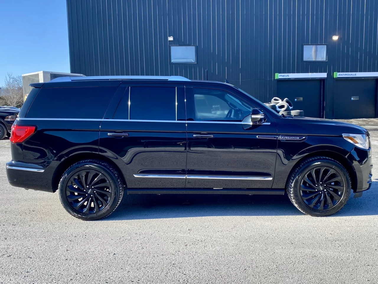 2021 LINCOLN NAVIGATOR EDITION RESERVE + MAGS 22'' + 7 PASSAGERS + TOUTE ÉQUIPÉE  Image principale