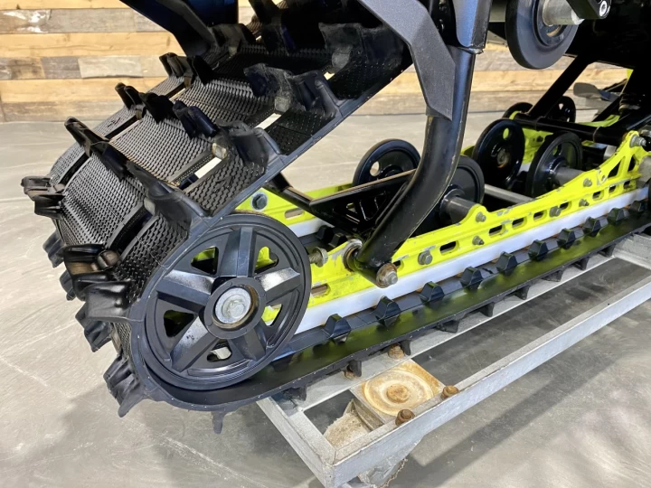2018 POLARIS SWITCHBACK PRO-S 800 AXYS 137'' / COULEUR RARE 